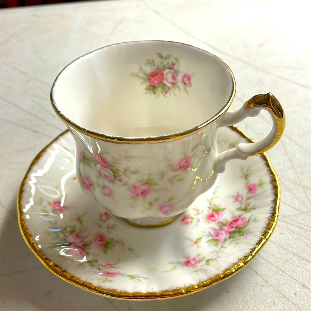 Prince Albert  bone China Victorian Rose 1966